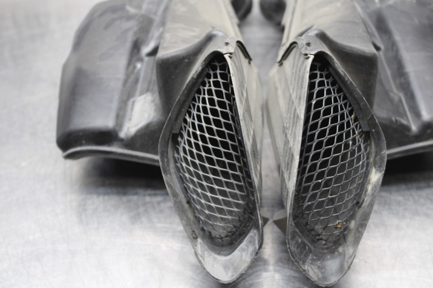 06-07 SUZUKI GSXR 600 RIGHT LEFT AIR INTAKE DUCTS BB178