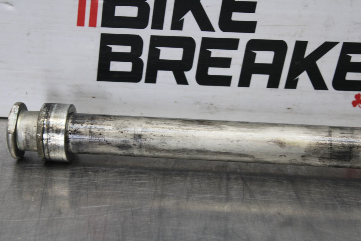 17 YAMAHA YZF R6 REAR AXLE BACK WHEEL RIM PIVOT BOLT AXEL BB922