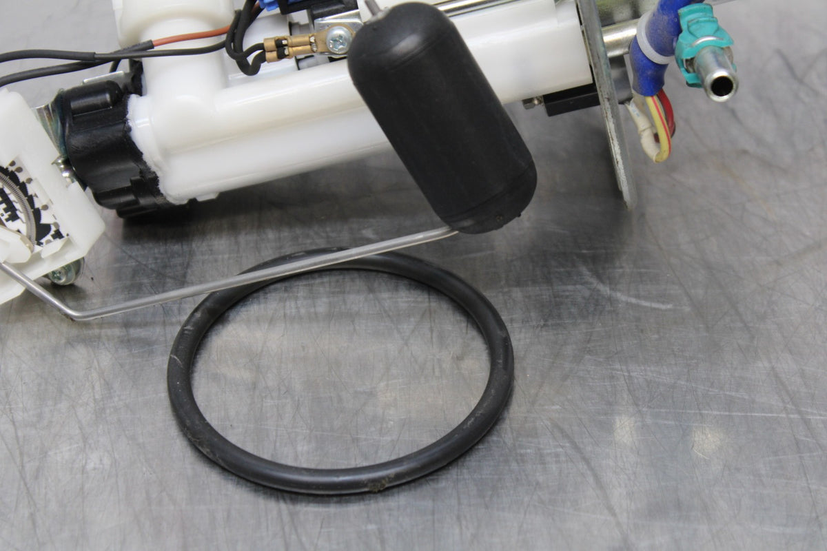 06-07 SUZUKI GSXR 600 FUEL PUMP GAS PETROL SENDER UNIT BB170