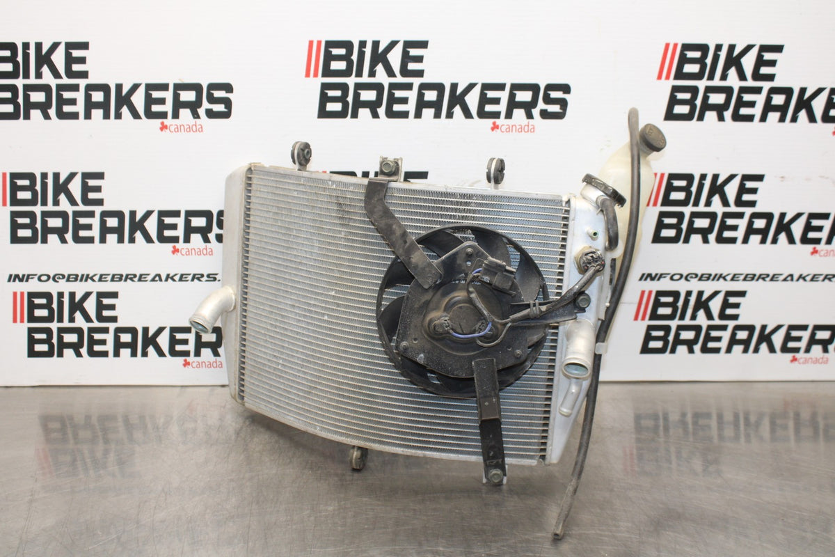 04-05 SUZUKI GSXR600 ENGINE RADIATOR MOTOR COOLER COOLING RADIATER BB329