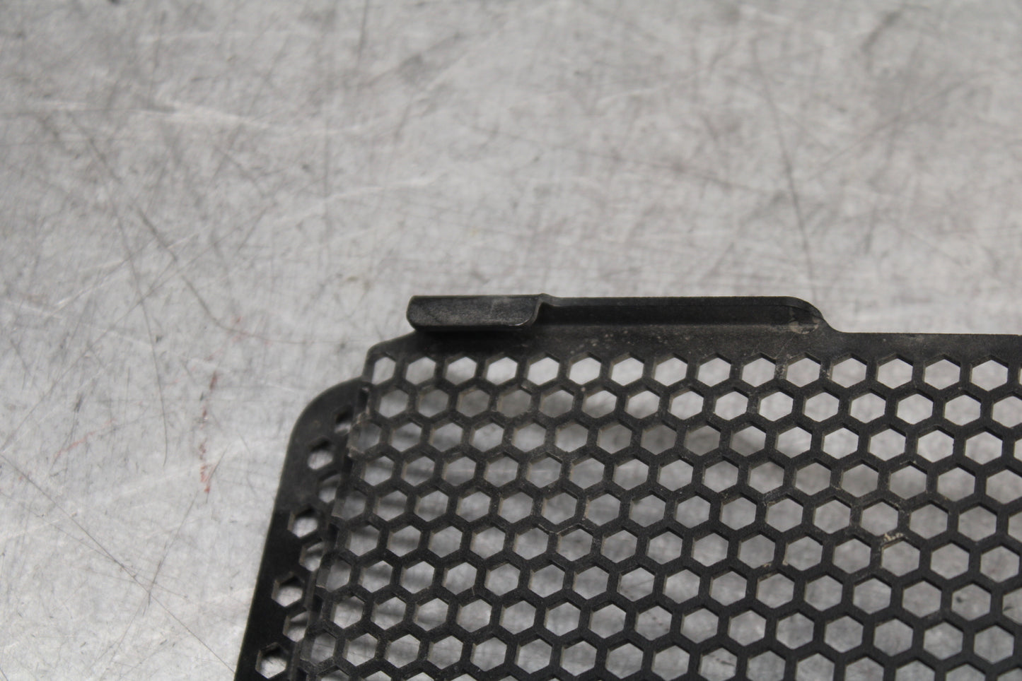 16 KAWASAKI NINJA ZX10R COOLANT RADIATOR GUARD GRILLE BB650