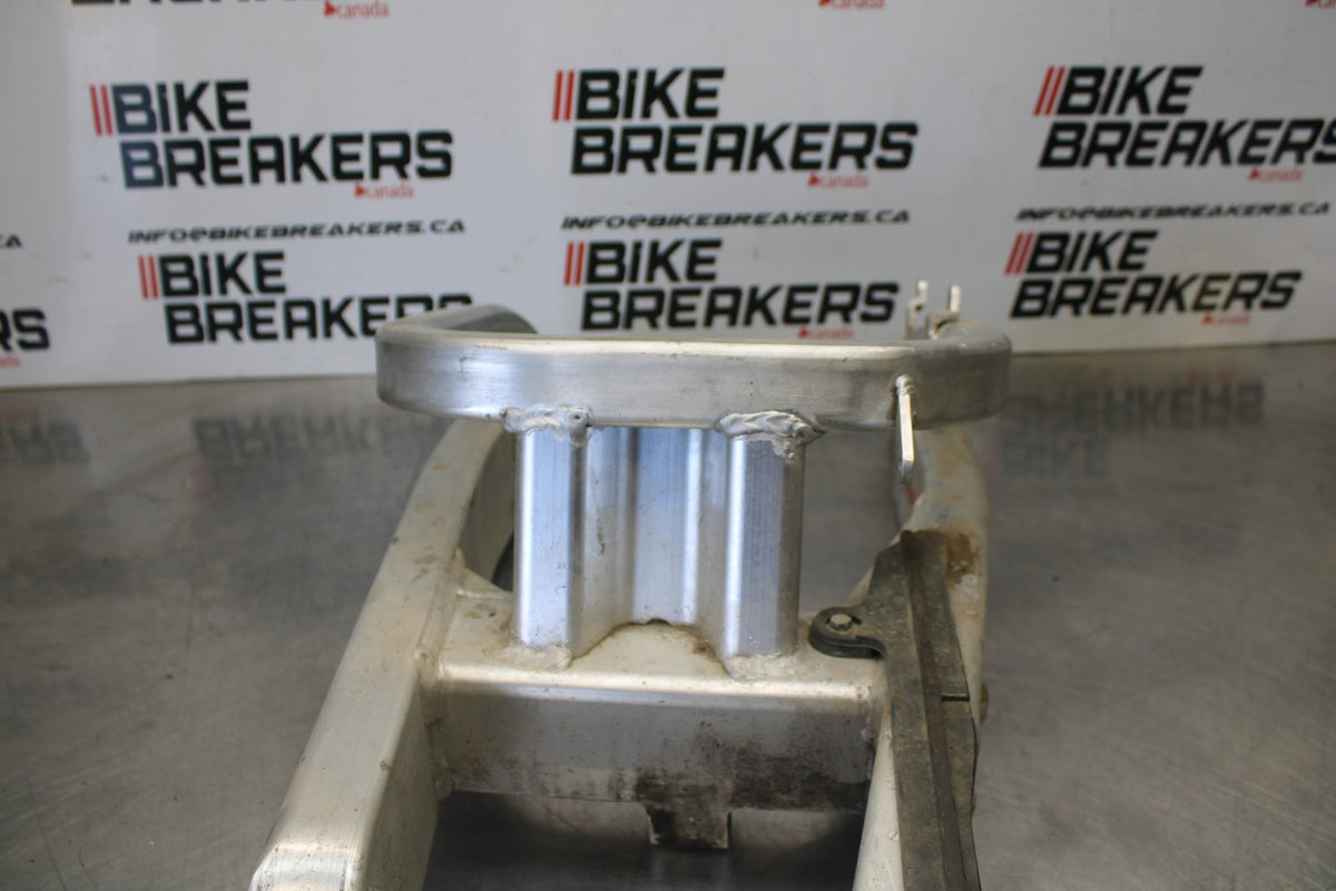 01 HONDA CBR900RR REAR SWINGARM BACK SUSPENSION SWING ARM BB00