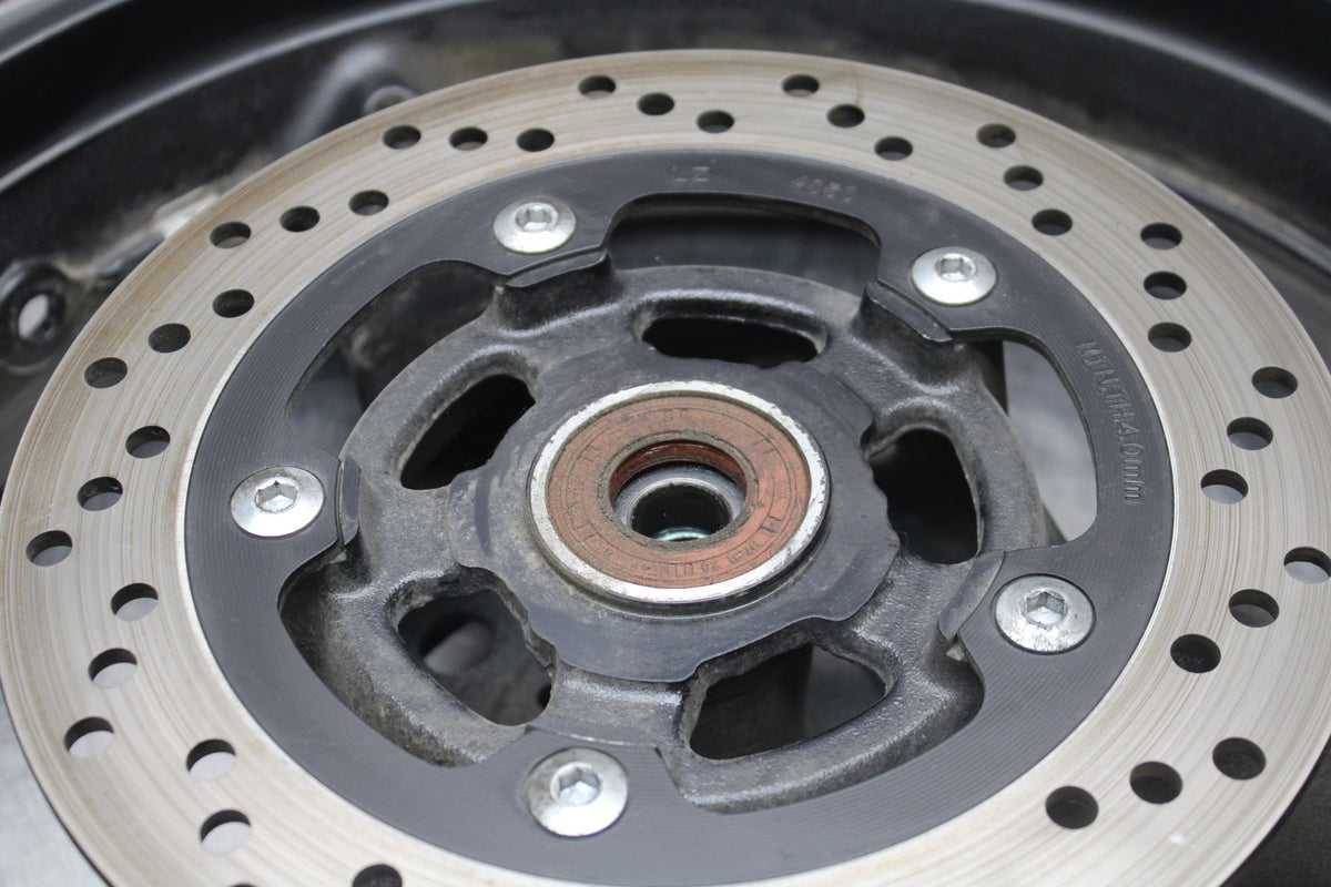 15 SUZUKI GW250F REAR WHEEL BACK RIM & ROTOR BB789