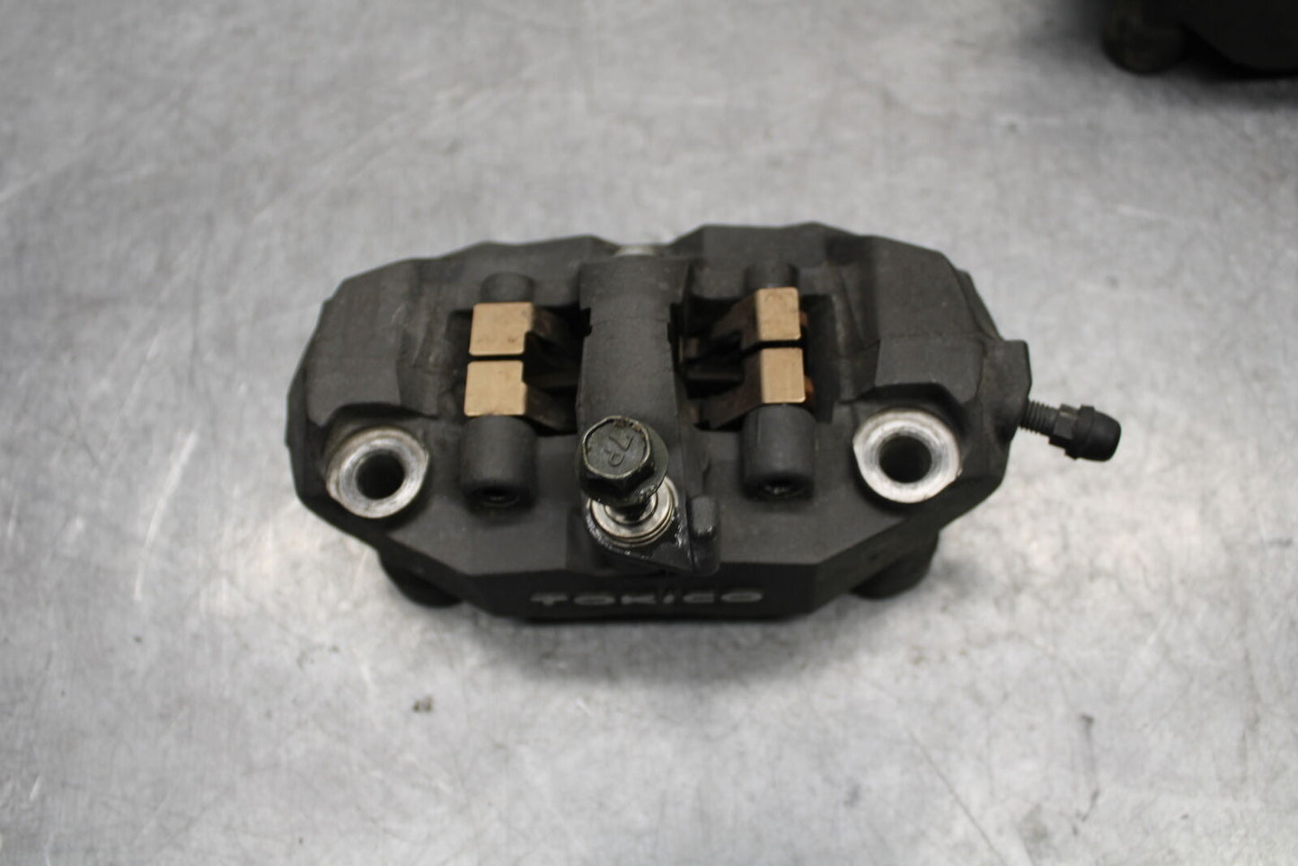 05-06 SUZUKI GSXR1000 RIGHT LEFT FRONT BRAKE CALIPER SET PAIR CALIPERS BB663