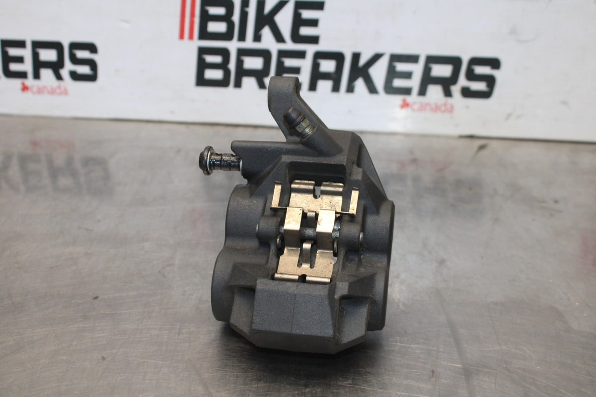 23-24 YAMAHA MT-07 RIGHT LEFT FRONT BRAKE CALIPER SET PAIR CALIPERS BB927