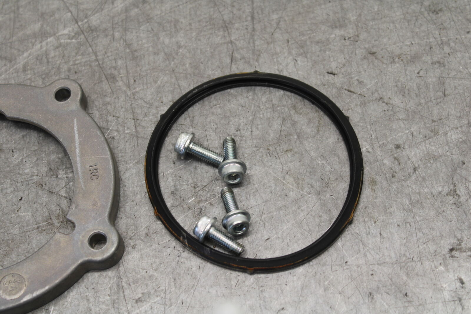 22-24 YAMAHA XSR900 FUEL PUMP GAS PETROL SENDER UNIT  BB683