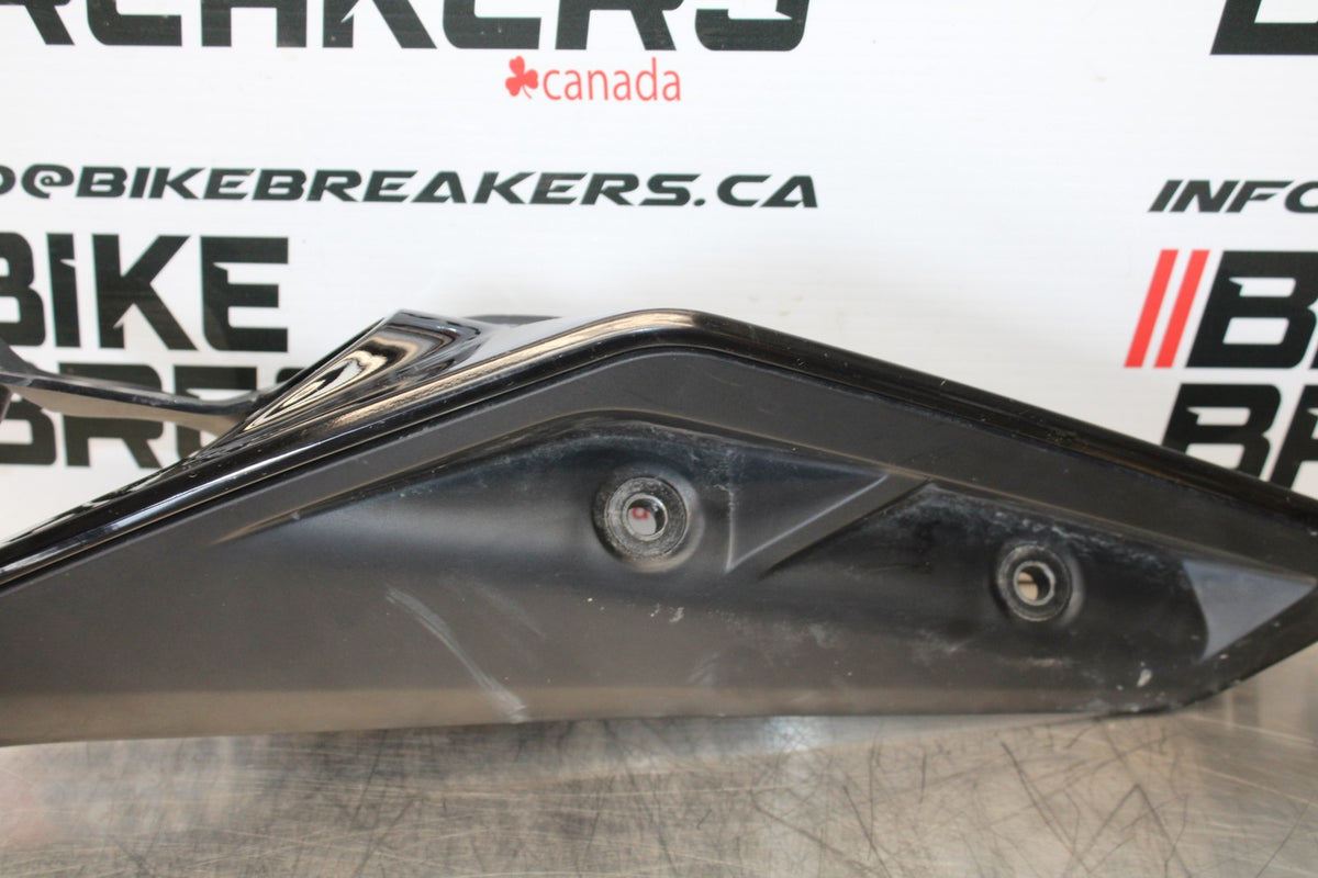 17-22 KTM 390 DUKE LEFT REAR BACK TAIL FAIRING COWL SHROUD BB180