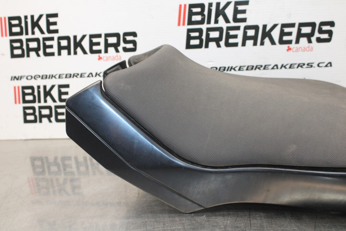 13 KAWASAKI NINJA 650 EX650F ABS FRONT DRIVERS SEAT PAD SADDLE PILLION BB828