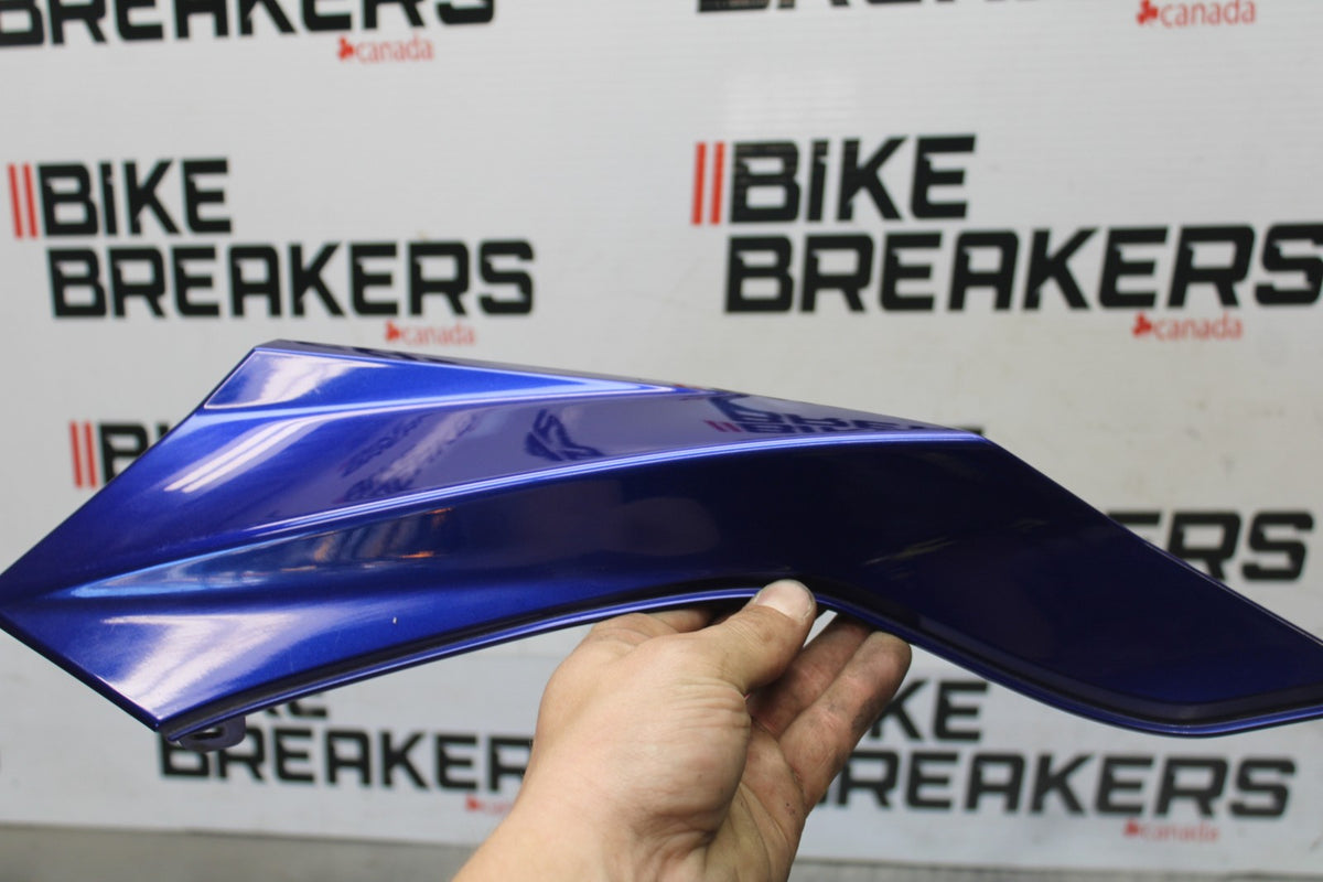 20-23 BMW F900R RIGHT REAR BACK TAIL FAIRING COWL SHROUD BB923