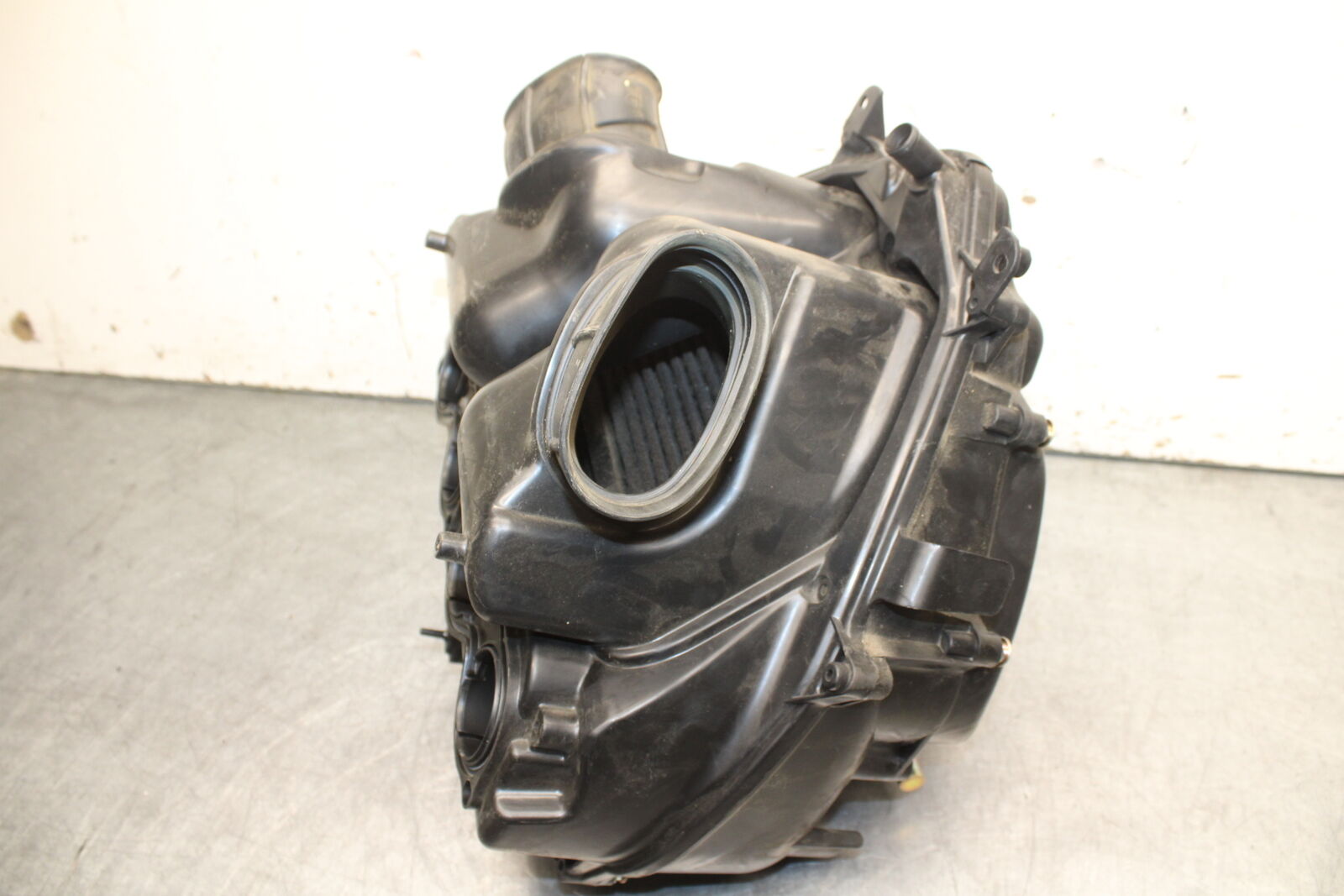 05-06 HONDA CBR600RR AIRBOX AIR INTAKE FILTER BOX W TOP RAIL INJECTORS BB727