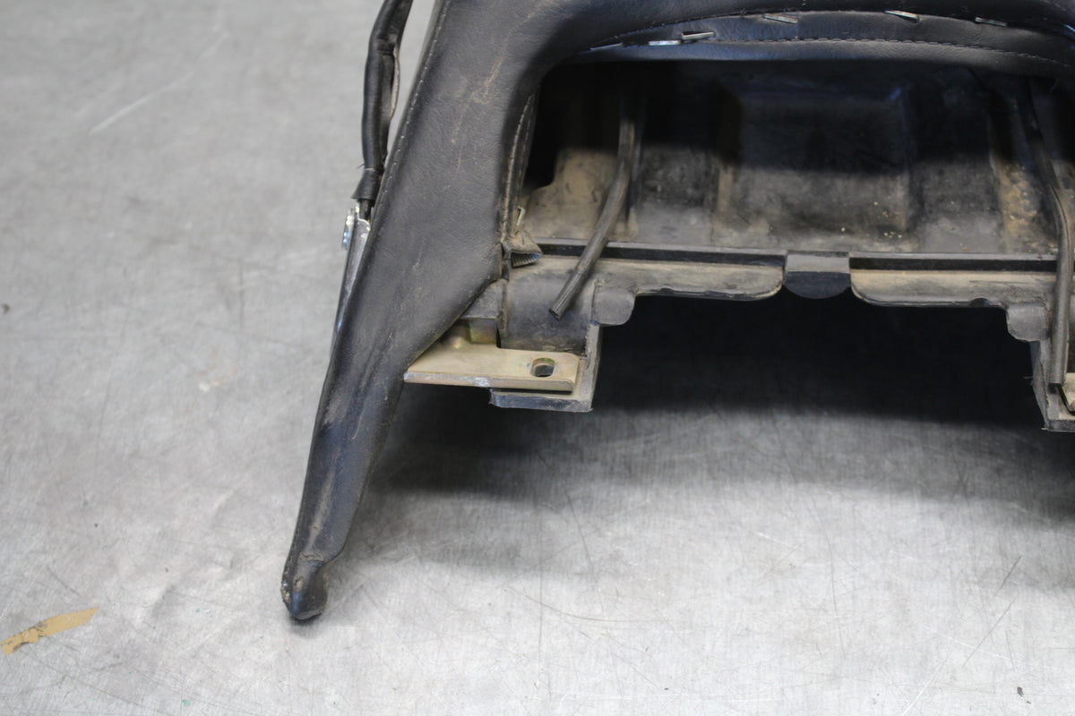 85-86 SUZUKI MADURA 1200 REAR BACK PASSENGER SEAT  BB691