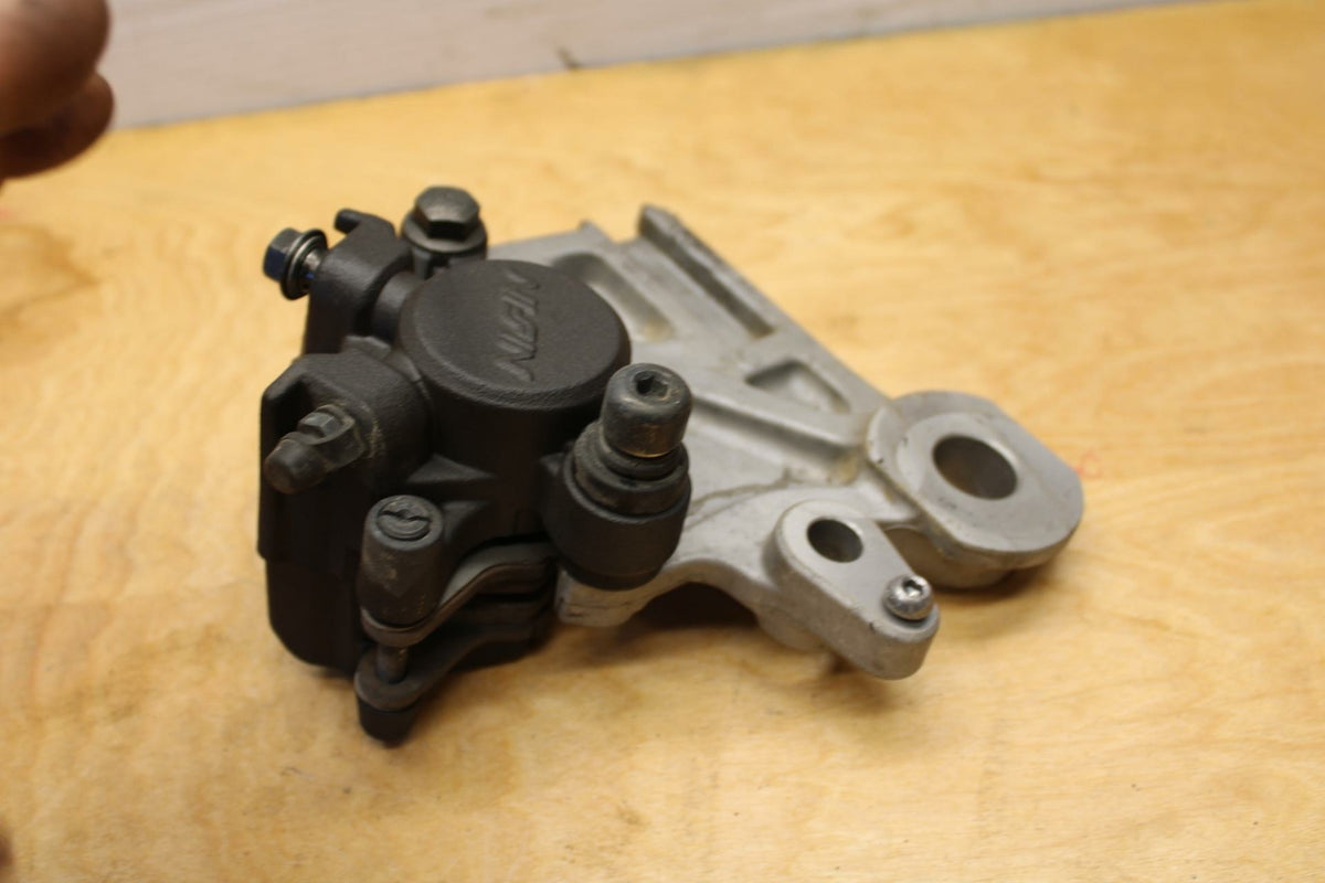 18-21 YAMAHA XSR700 REAR BACK BRAKE CALIPER W MOUNT BRACKET BB323