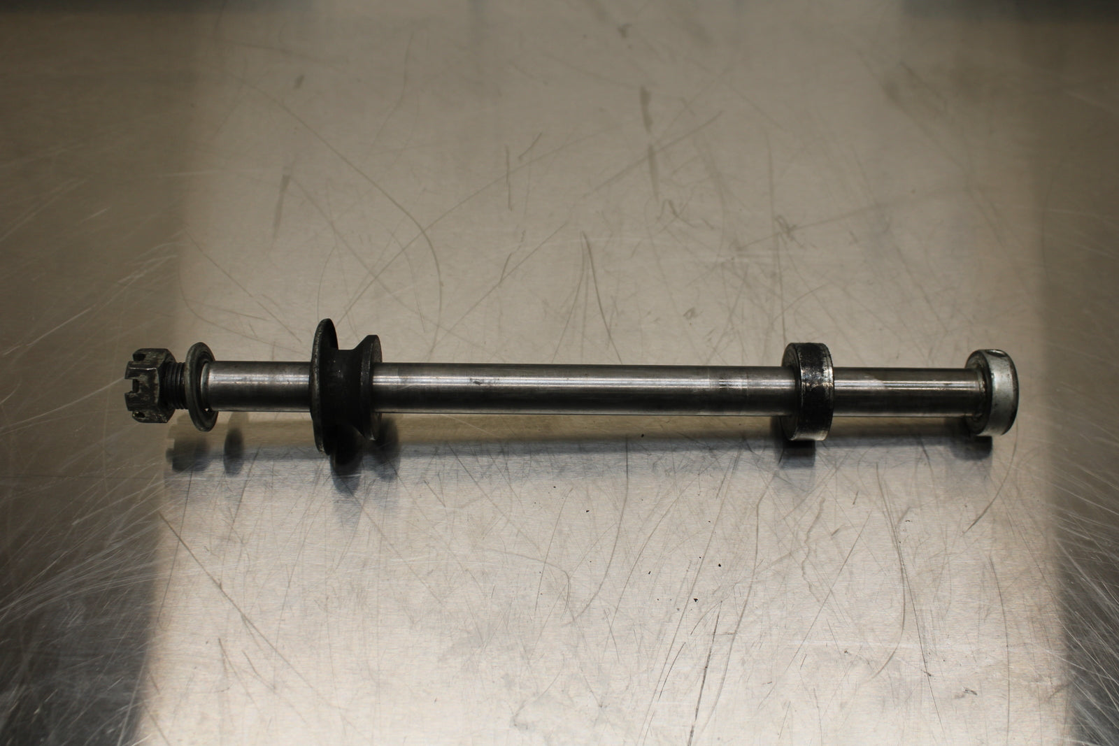 86 SUZUKI GS750ES REAR AXLE BACK WHEEL RIM PIVOT BOLT AXEL BB140