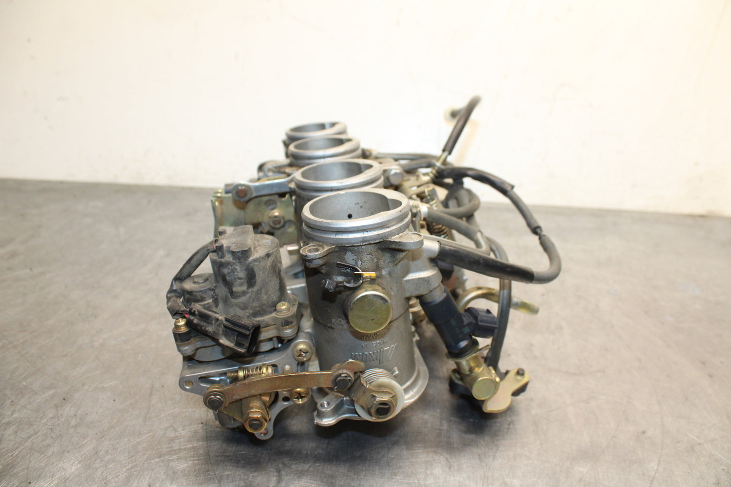 04-05 YAMAHA YZF R1 MAIN FUEL INJECTORS / THROTTLE BODIES BB131