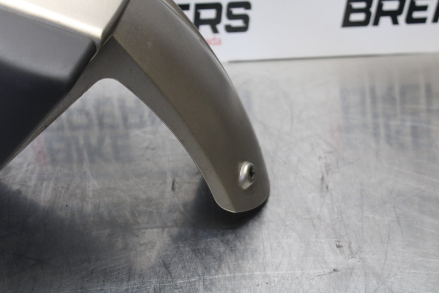 04-05 KAWASAKI NINJA ZX10R FRONT WHEEL FENDER COWL FAIRING BB163