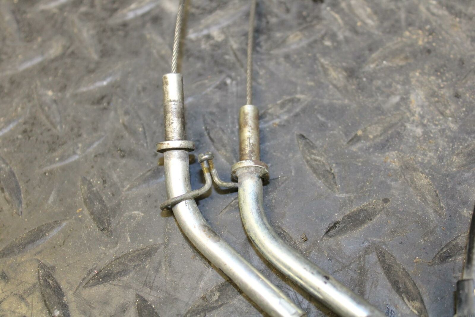 06-07 KAWASAKI NINJA ZX10R THROTTLE CABLES LINES BB186