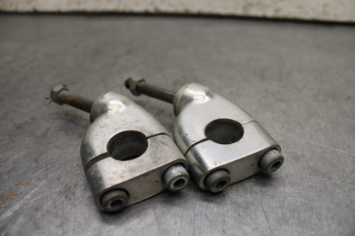 1984 Yamaha Virago 1000 HANDLEBAR RISERS BB117