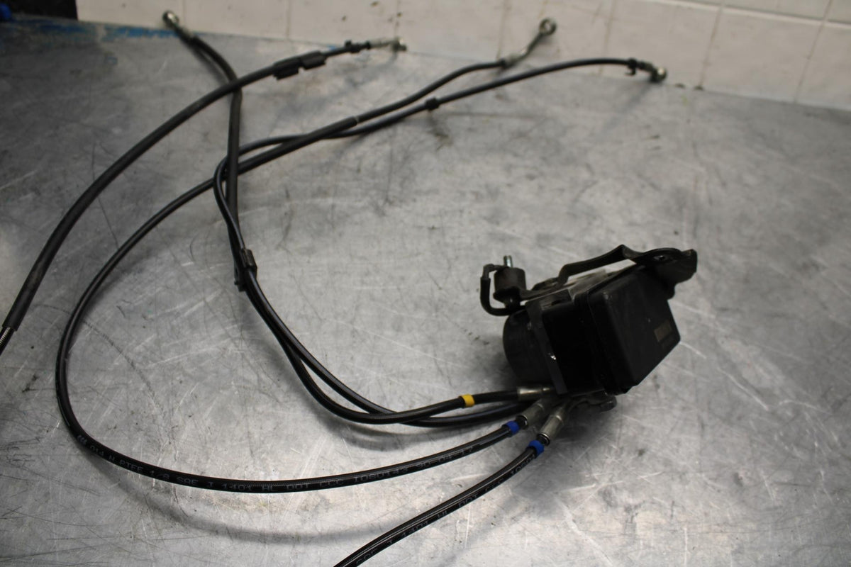 18 KTM RC 390 ABS PUMP UNIT MODULE BB442