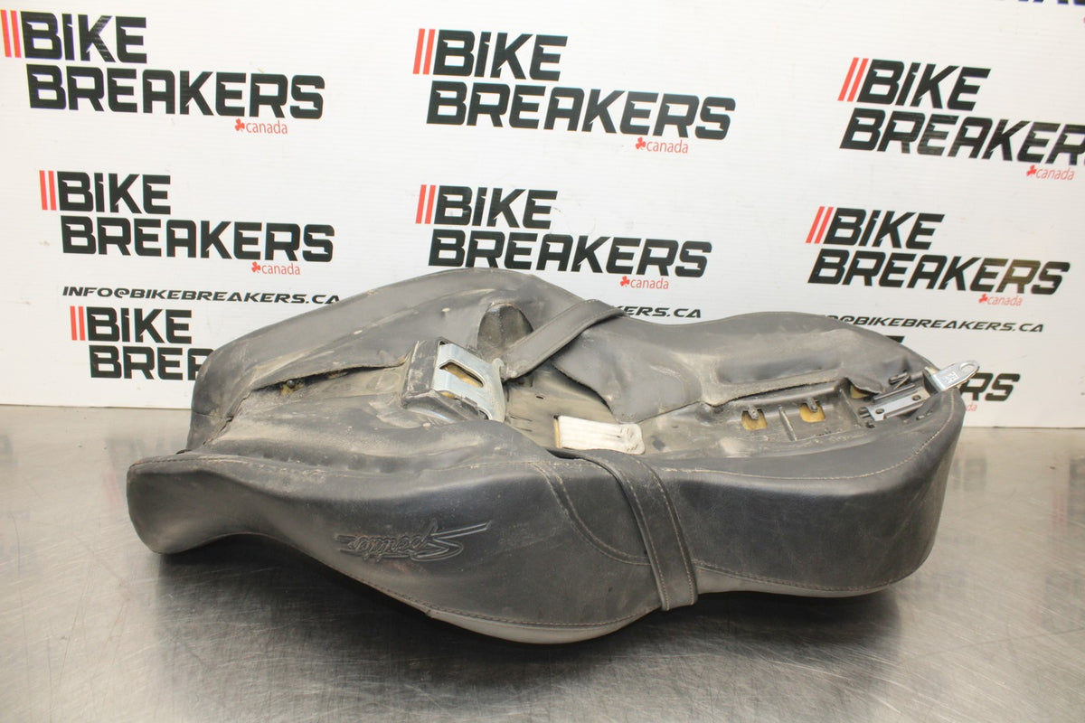 08 HARLEY-DAVIDSON SPORTSTER 1200 FRONT REAR SEAT SADDLE BB794