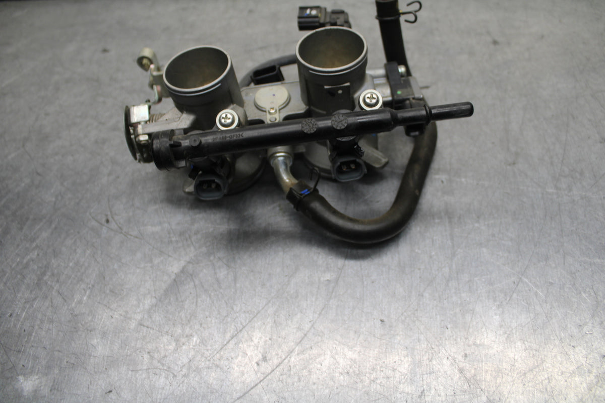 24 KAWASAKI NINJA 500 ABS MAIN FUEL INJECTORS / THROTTLE BODIES BB744