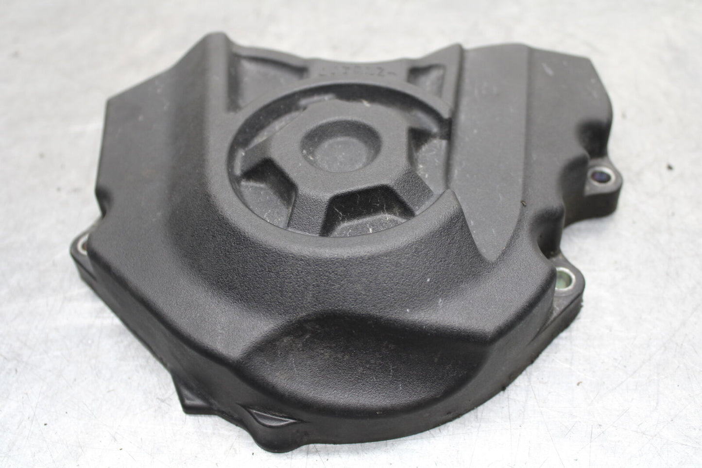 16 KAWASAKI NINJA ZX10R ENGINE SPROCKET COVER BB650