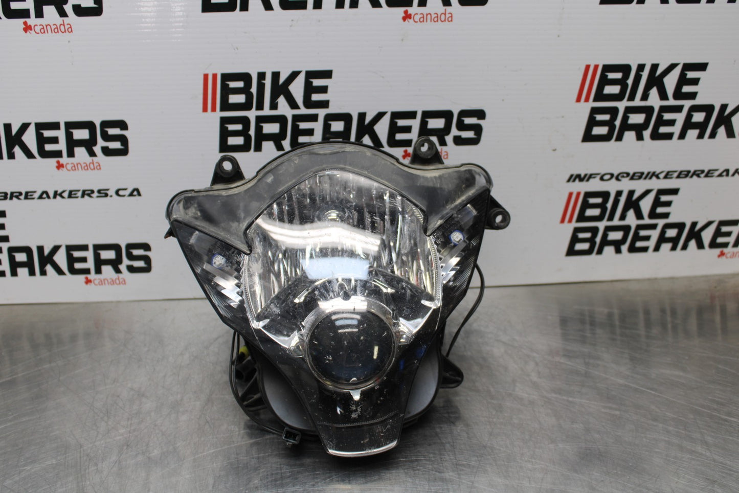 06-07 SUZUKI GSXR 600 FRONT HEADLIGHT HEAD LIGHT LAMP BB178