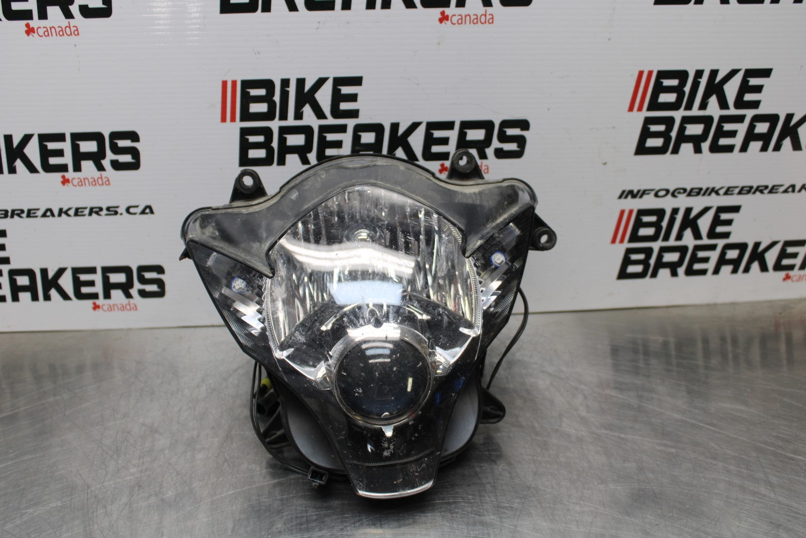 06-07 SUZUKI GSXR 600 FRONT HEADLIGHT HEAD LIGHT LAMP BB178