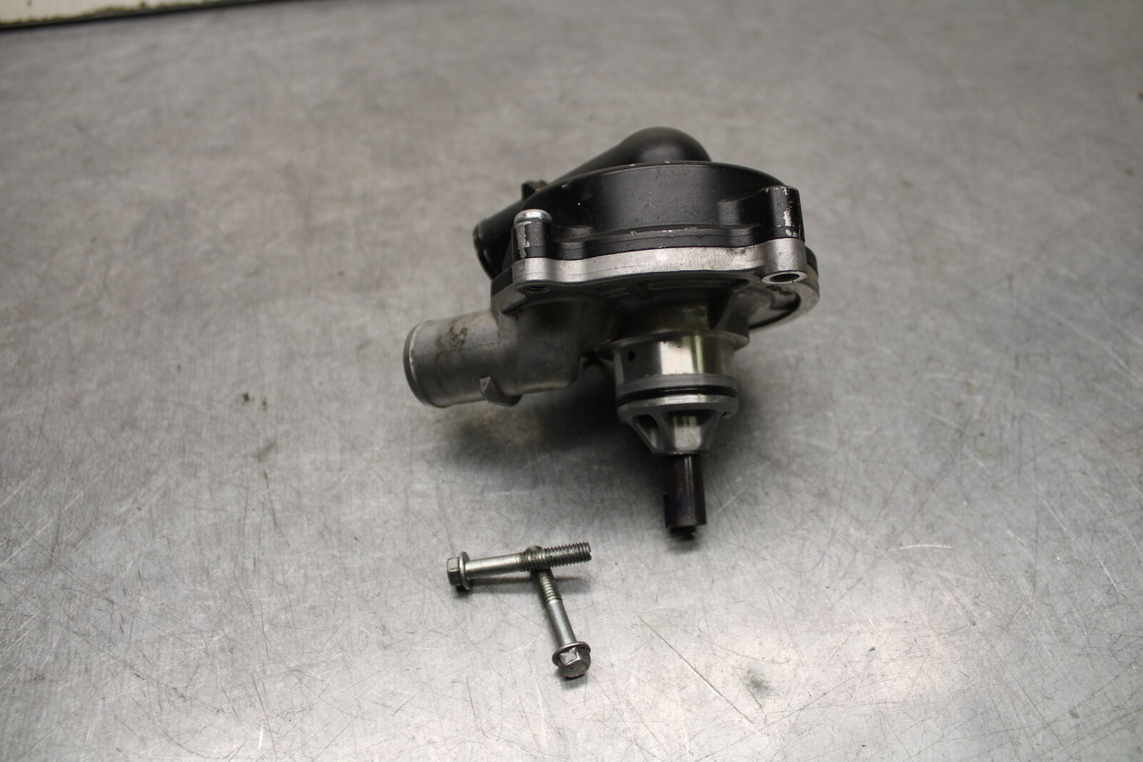 06-07 SUZUKI GSXR750 ENGINE WATER COOLANT PUMP  17400-01H00 BB670