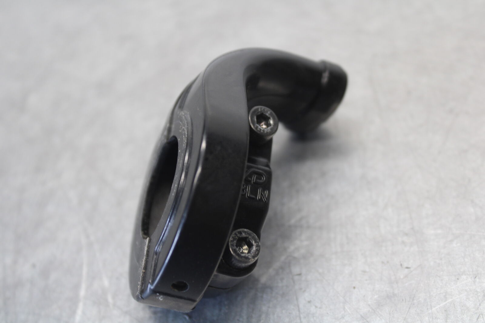 09-14 YAMAHA YZF R1 THROTTLE CABLE LINE HOUSING GUIDE BB696