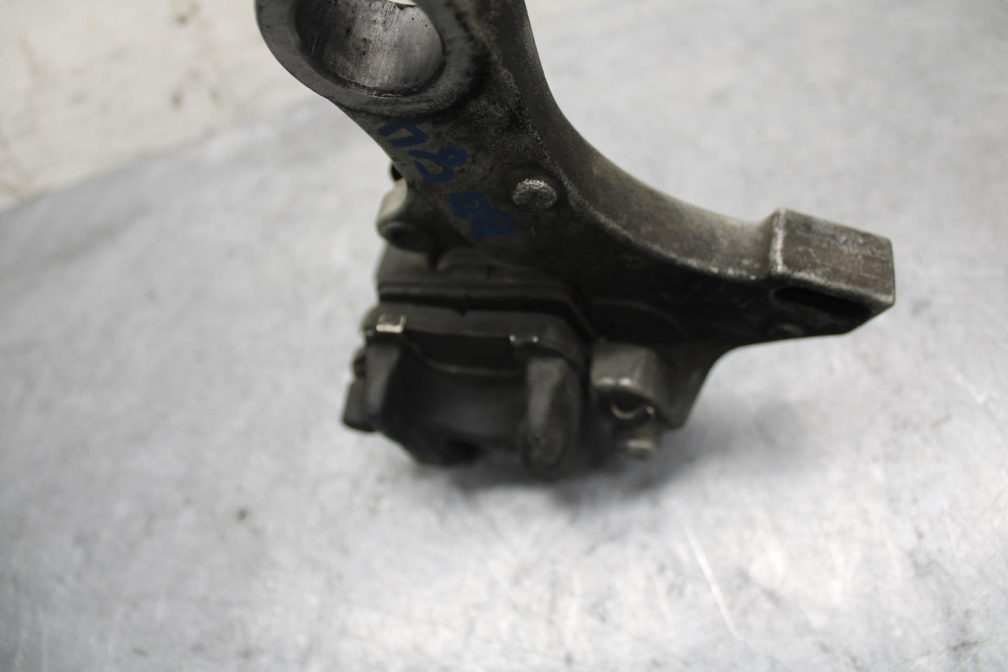 2007 Honda CBR600RR REAR BACK BRAKE CALIPER W MOUNT BRACKET 43150-MFJ-D01 BB42