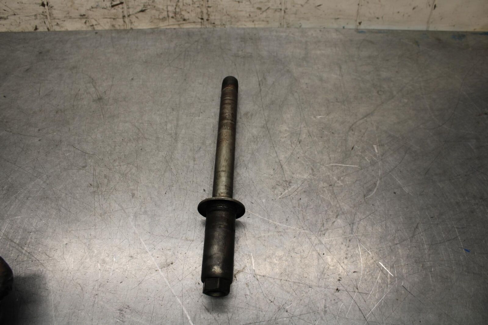 1997 Suzuki Bandit 1200 GSF1200S FRONT WHEEL RIM AXLE PIVOT BOLT BB559