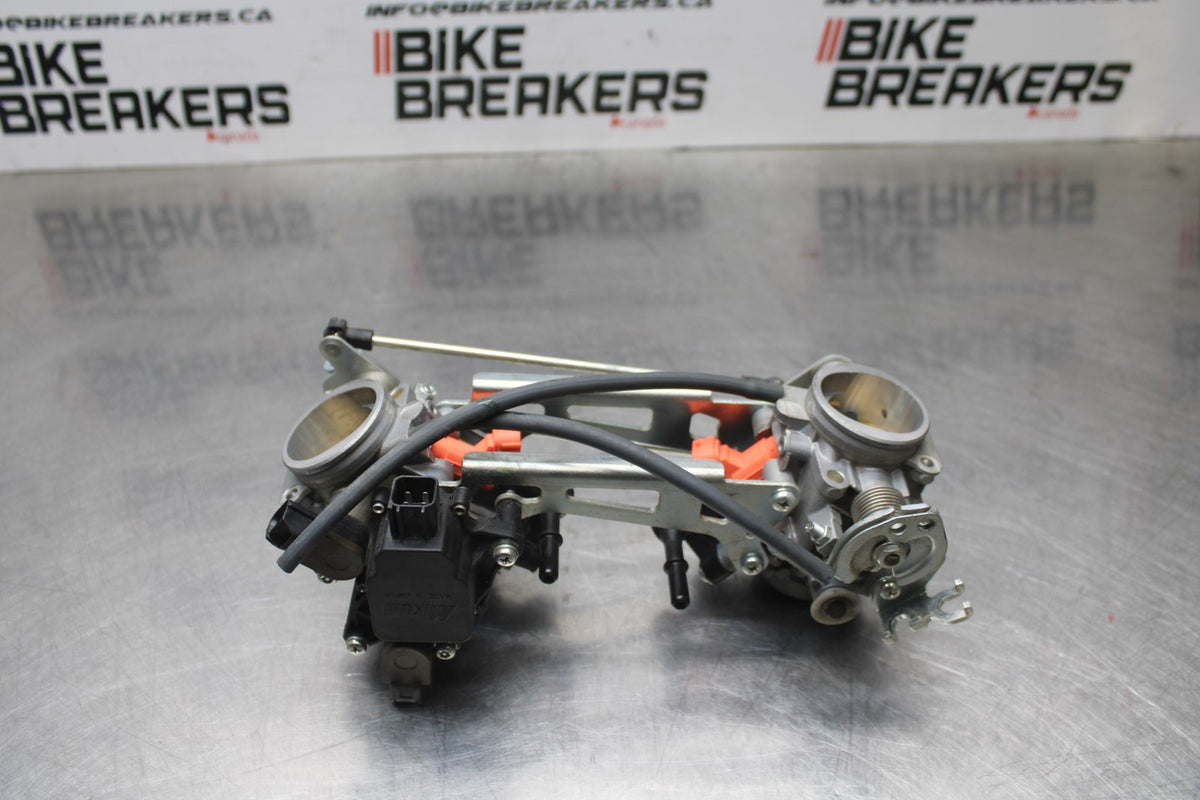 17-24 SUZUKI SV650 MAIN FUEL INJECTORS / THROTTLE BODIES BB829