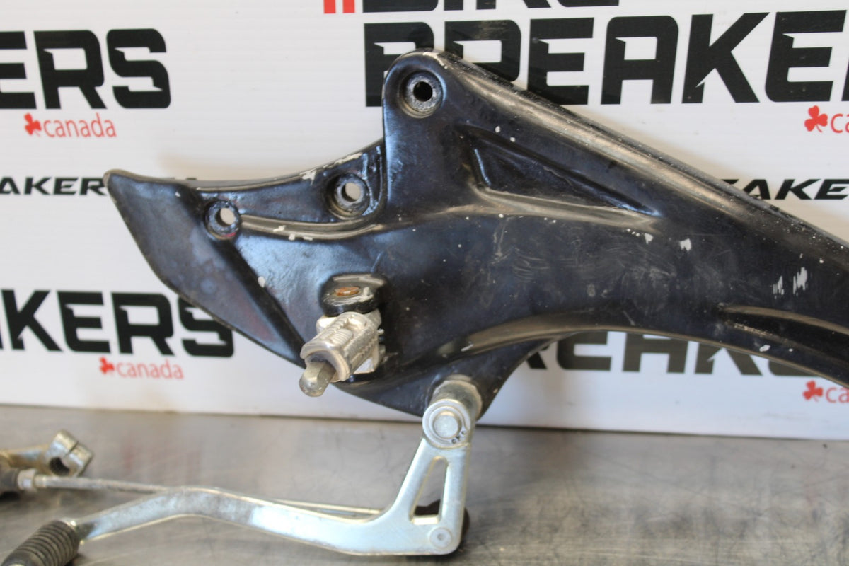 10 SUZUKI SV650 LEFT REARSET REAR SET DRIVER FOOT PEG REST STOP BB181