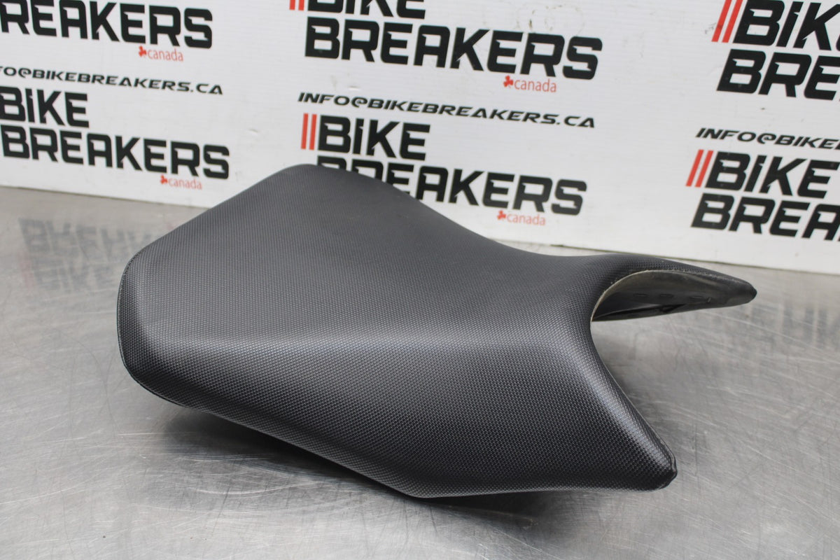 18 HONDA CB500F FRONT DRIVERS SEAT PAD SADDLE PILLION BB861