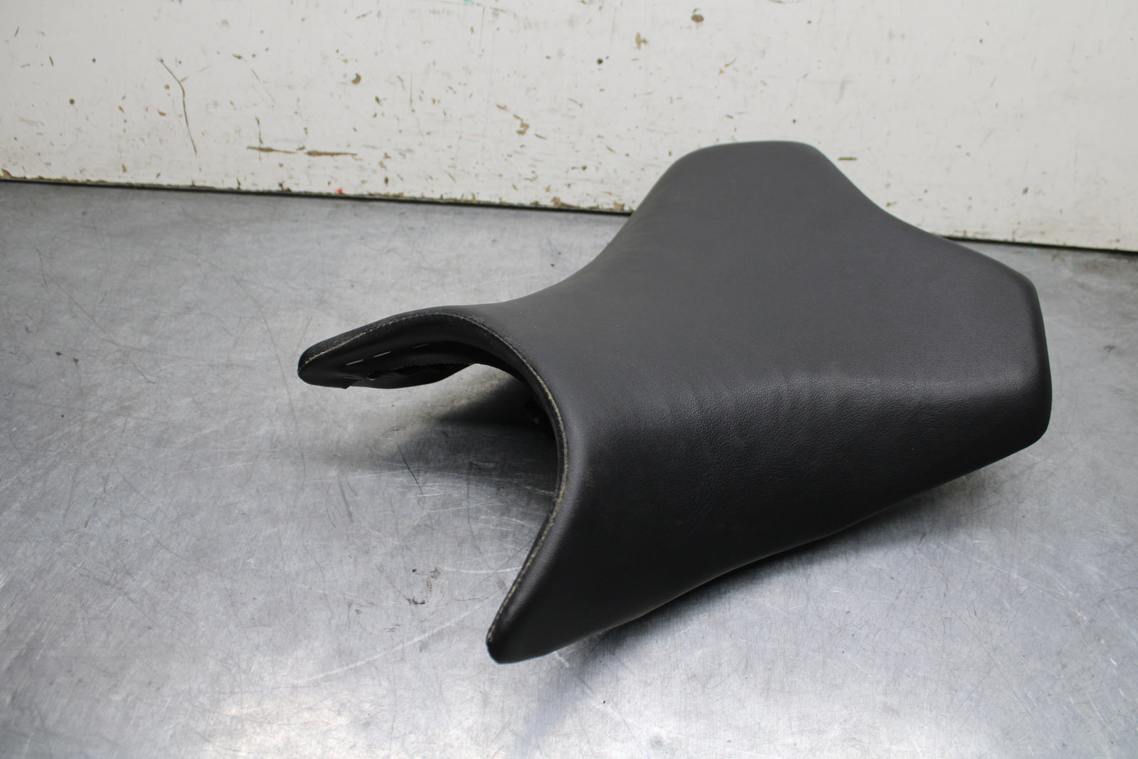 24 KAWASAKI NINJA 500 ABS FRONT DRIVERS SEAT PAD SADDLE PILLION BB730