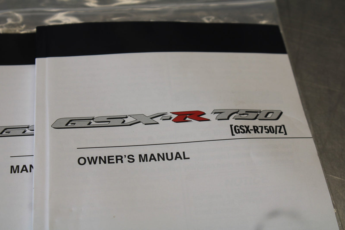 11-26 SUZUKI GSXR750 ORIGINAL OWNERS MANUAL BOOK BB882
