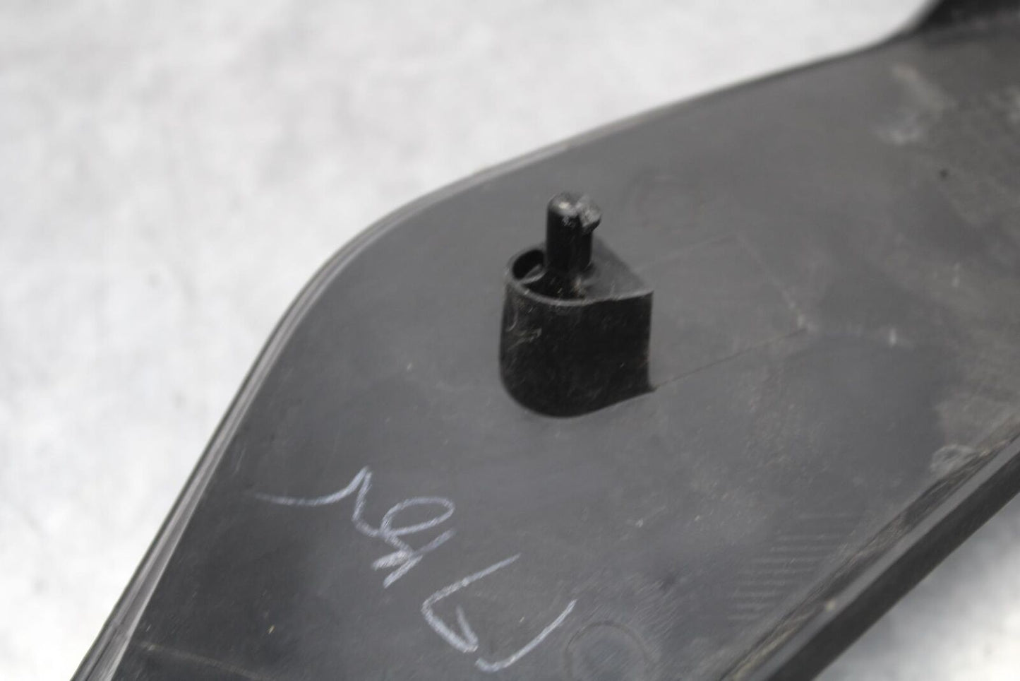 15-16 KAWASAKI EX300 LEFT AND RIGHT SET PAIR GAS TANK FUEL CELL PANEL TRIM BB635