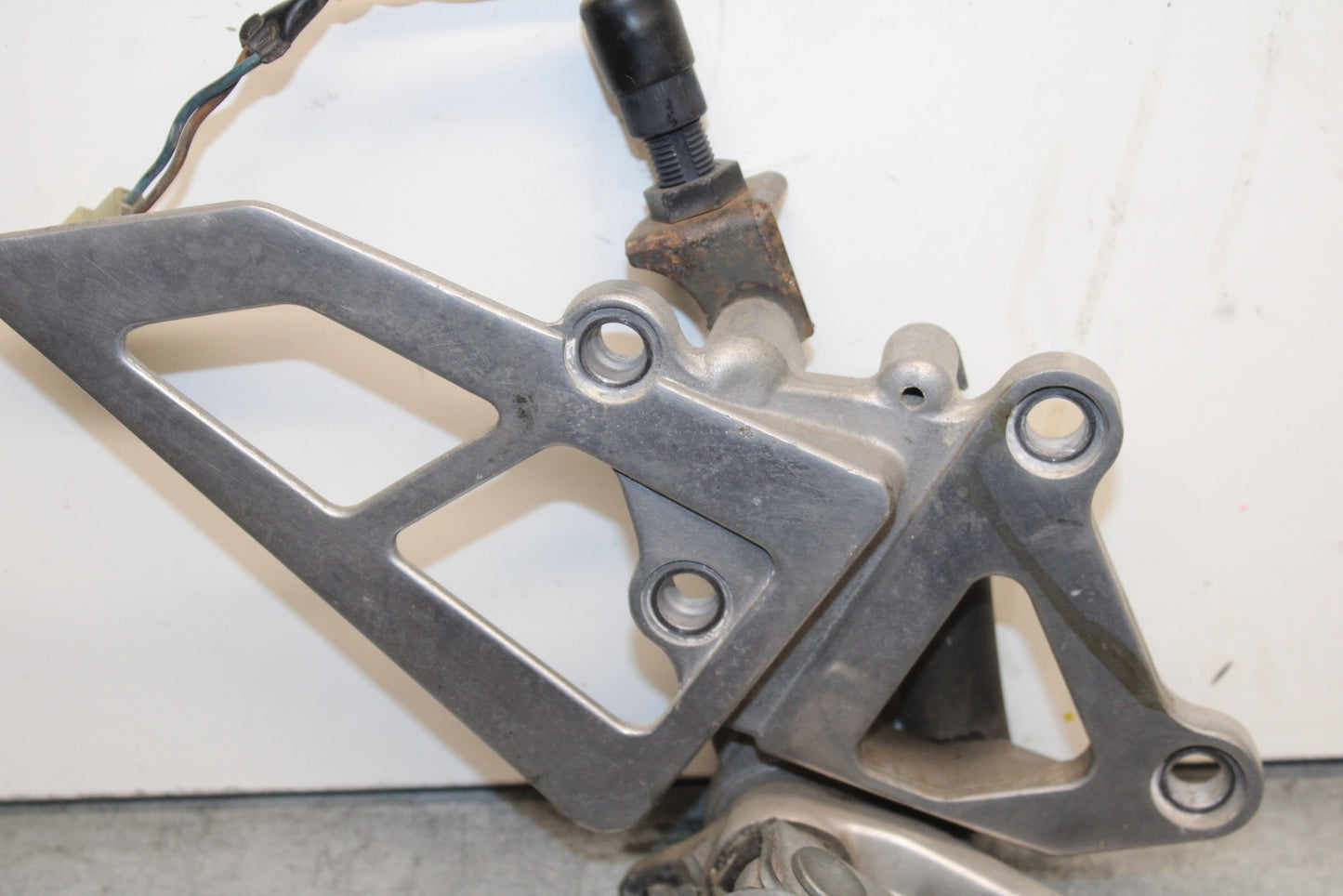 93-94 KAWASAKI NINJA ZX7R RIGHT REARSET REAR SET DRIVER FOOT PEG REST STOP BB124