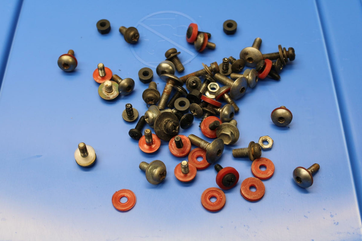 91-93 YAMAHA FZR1000 FAIRING COWL BOLTS SCREWS ASSORTMENT BB339