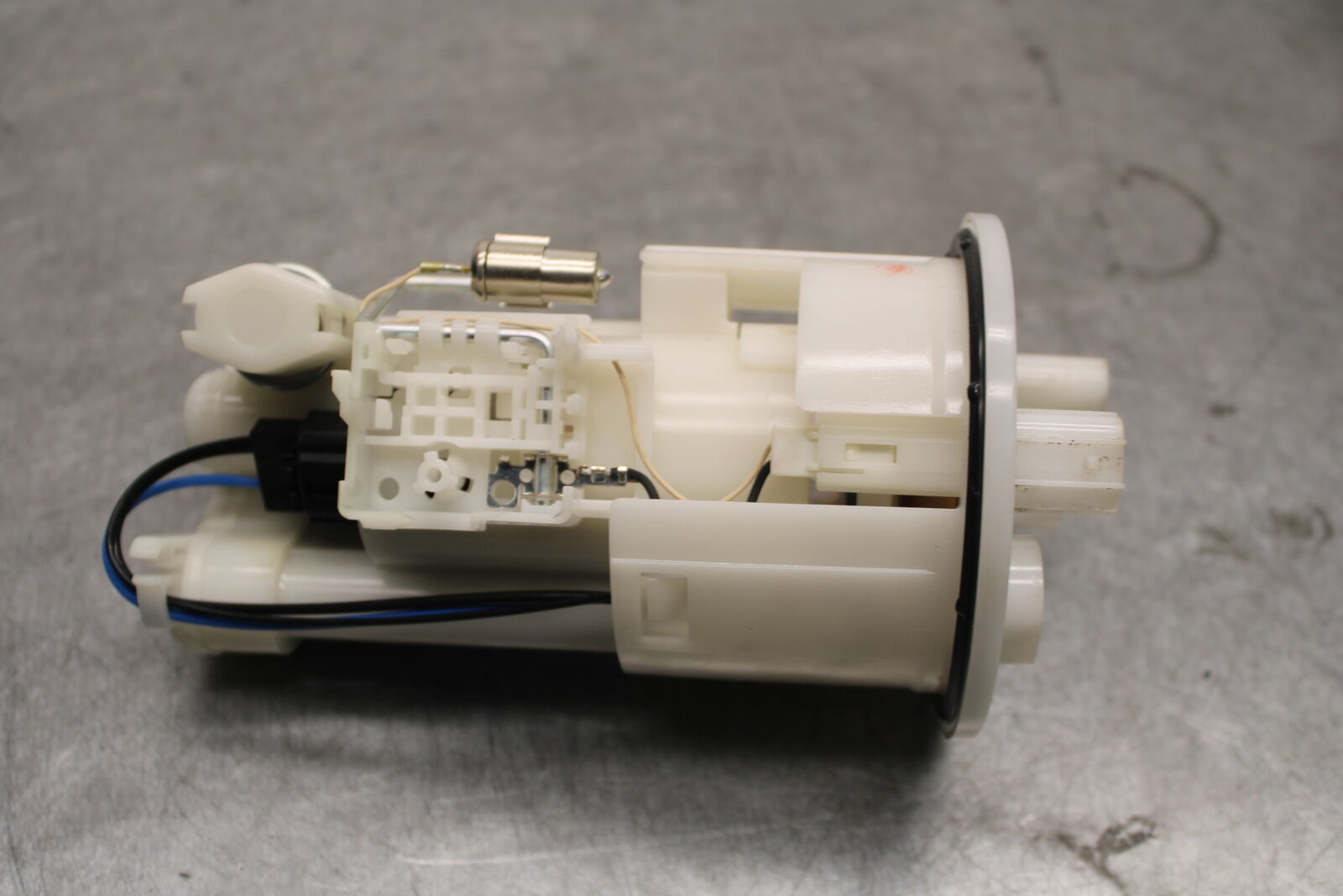 07-08 YAMAHA YZF R1 FUEL PUMP GAS PETROL SENDER UNIT 4C8-13907-01-00 BB675