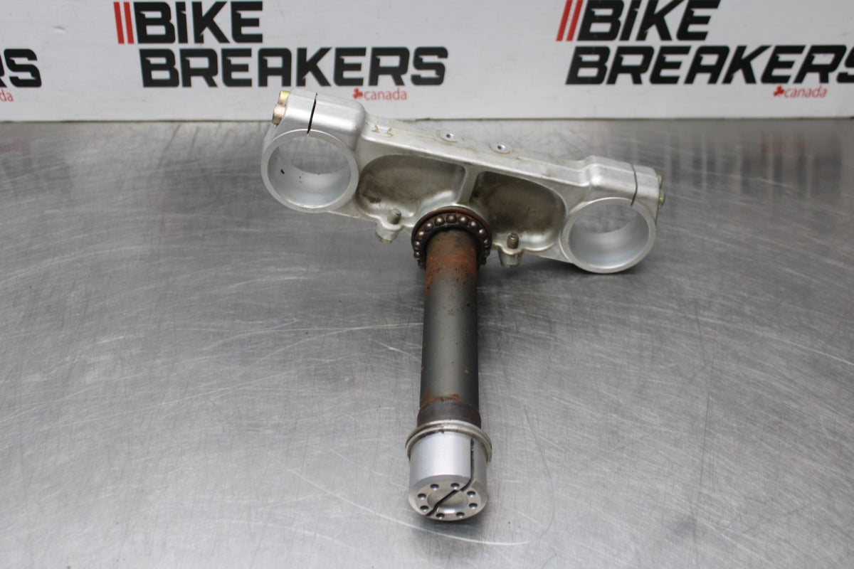 02 DUCATI MONSTER 620 FRONT FORKS CLAMP LOWER TRIPLE TREE STEM BB851