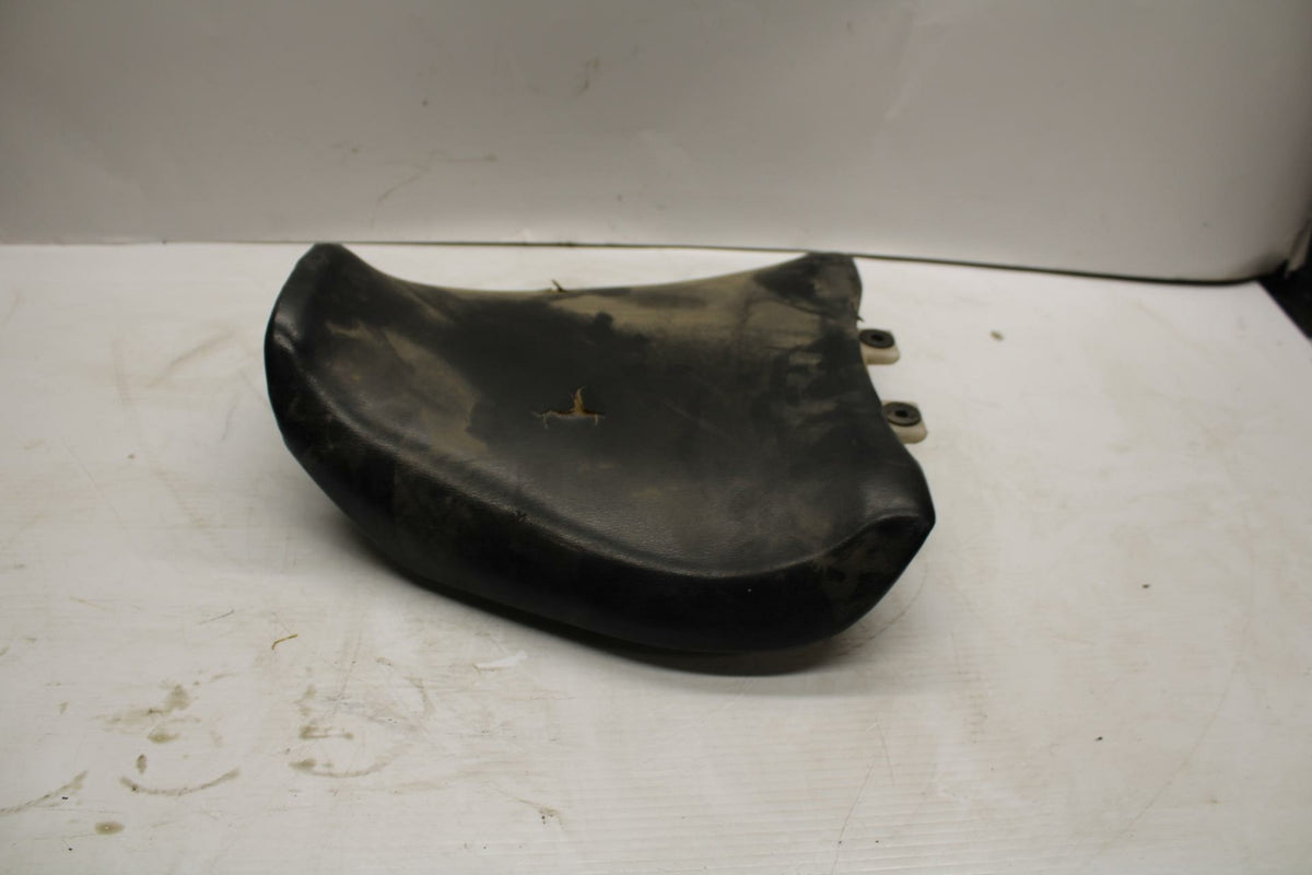 93-96 SUZUKI GSXR750W FRONT DRIVERS SEAT  SADDLE PILLION 45100-17E00-58R BB266
