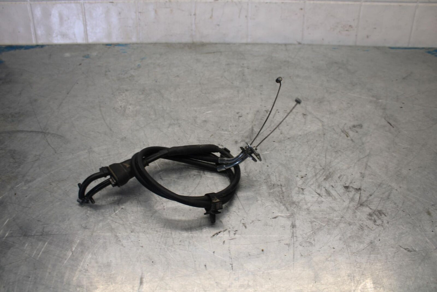 07-08 YAMAHA YZF R1 THROTTLE CABLES LINES BB425