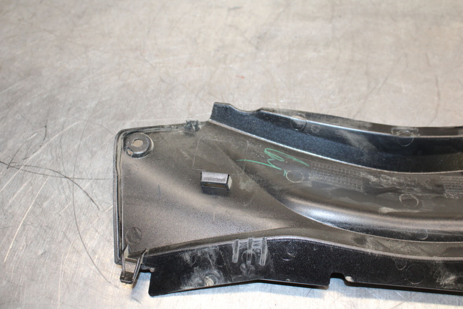 19-24 YAMAHA R3 CENTER REAR BACK SEAT TAIL FAIRING COVER TRIM COWL BB736