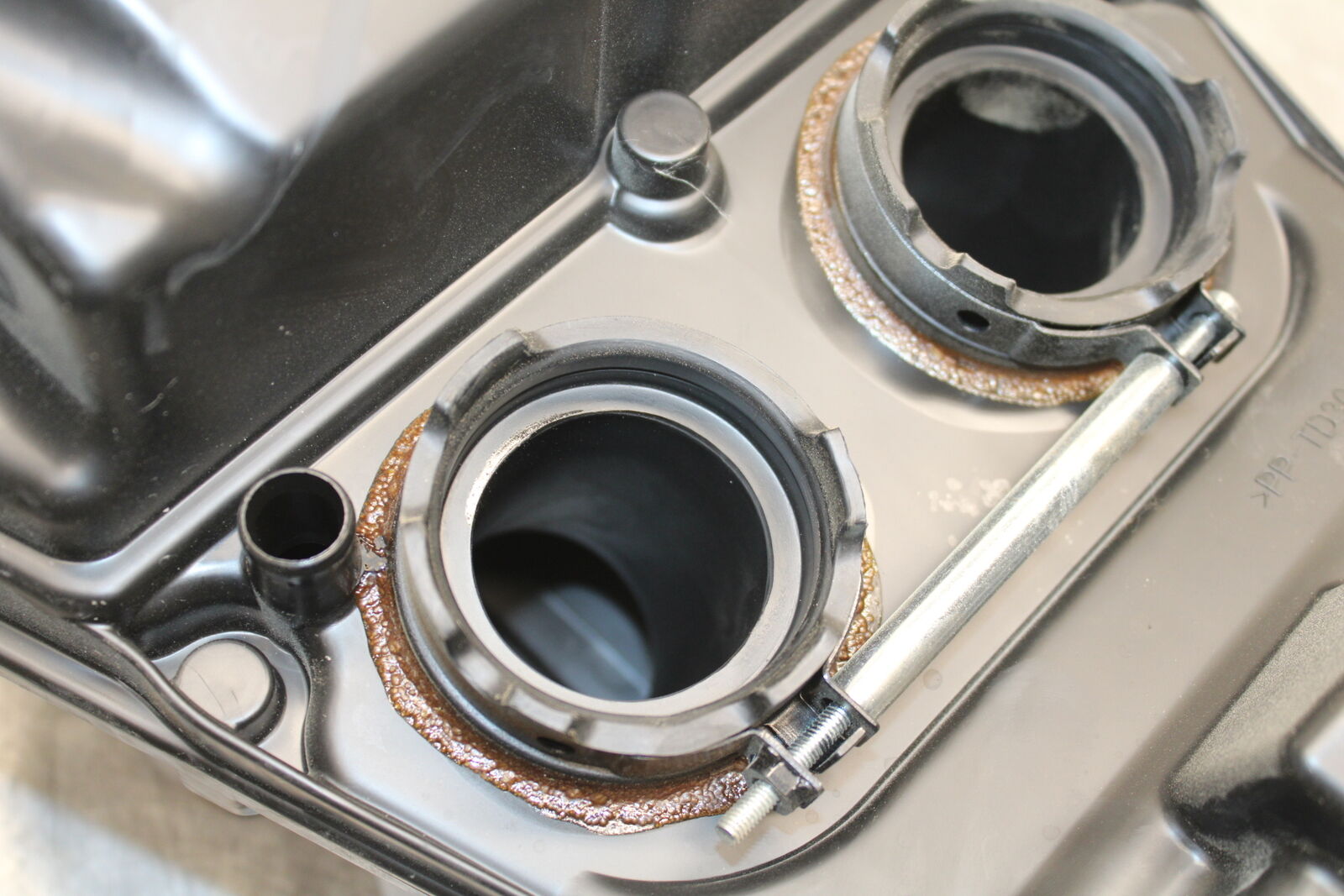 18-24 KAWASAKI NINJA 650 AIRBOX AIR INTAKE FILTER BOX BB725