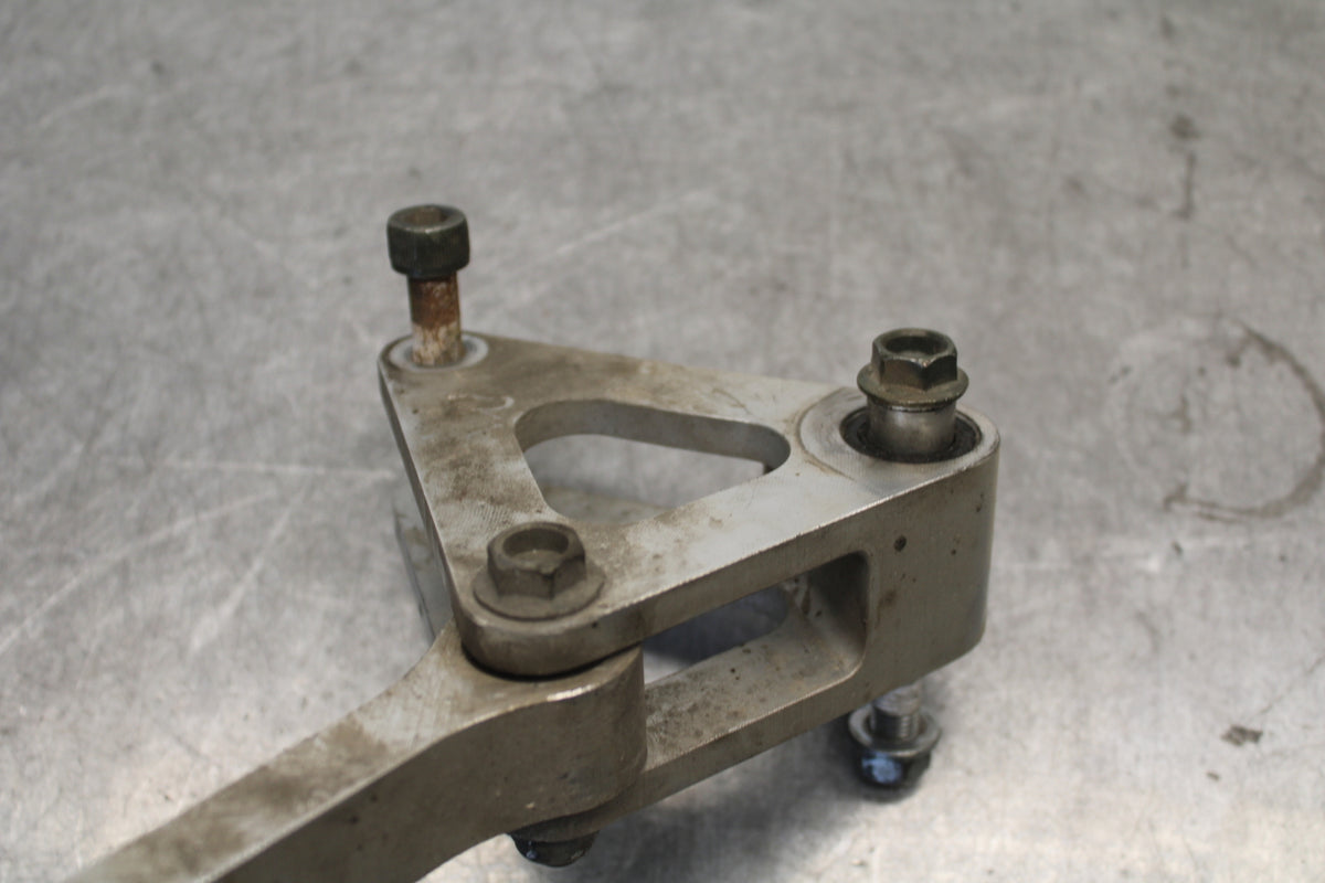 07-08 YAMAHA YZF R1 REAR DOGBONE SHOCK LINKAGE LINK BB675