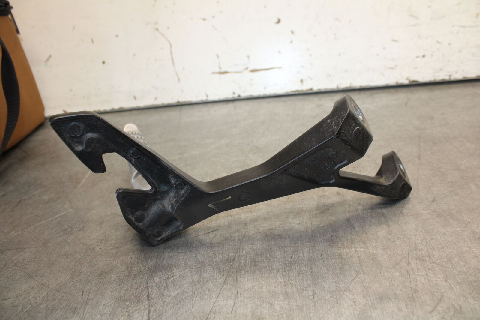 18-23 KAWASAKI NINJA 400 REAR BACK PASSENGER PEG SET PAIR BB679