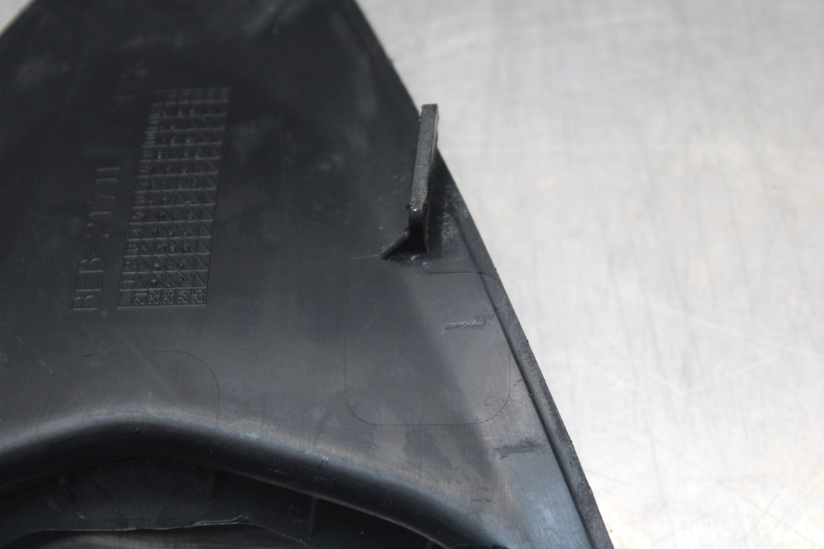 22-25 YAMAHA YZF R7 CENTER REAR BACK TAIL FAIRING COVER TRIM COWL BB850-B
