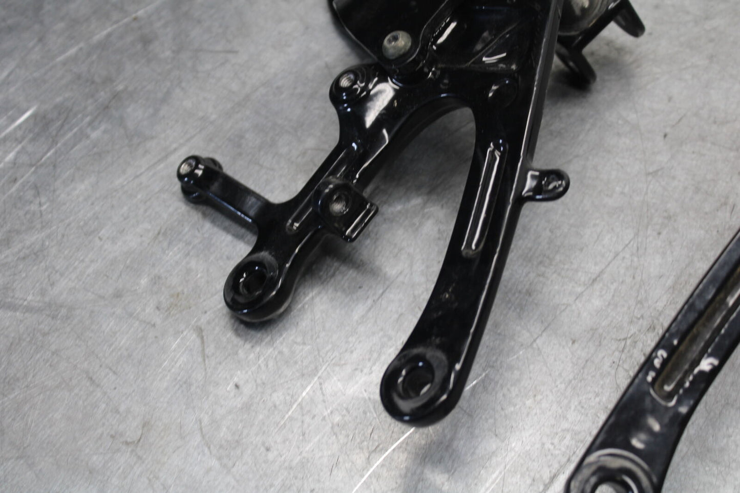 04-06 YAMAHA YZF R1 BLACK POWDER COATED LEFT RIGHT REARSET REAR SET BB659 