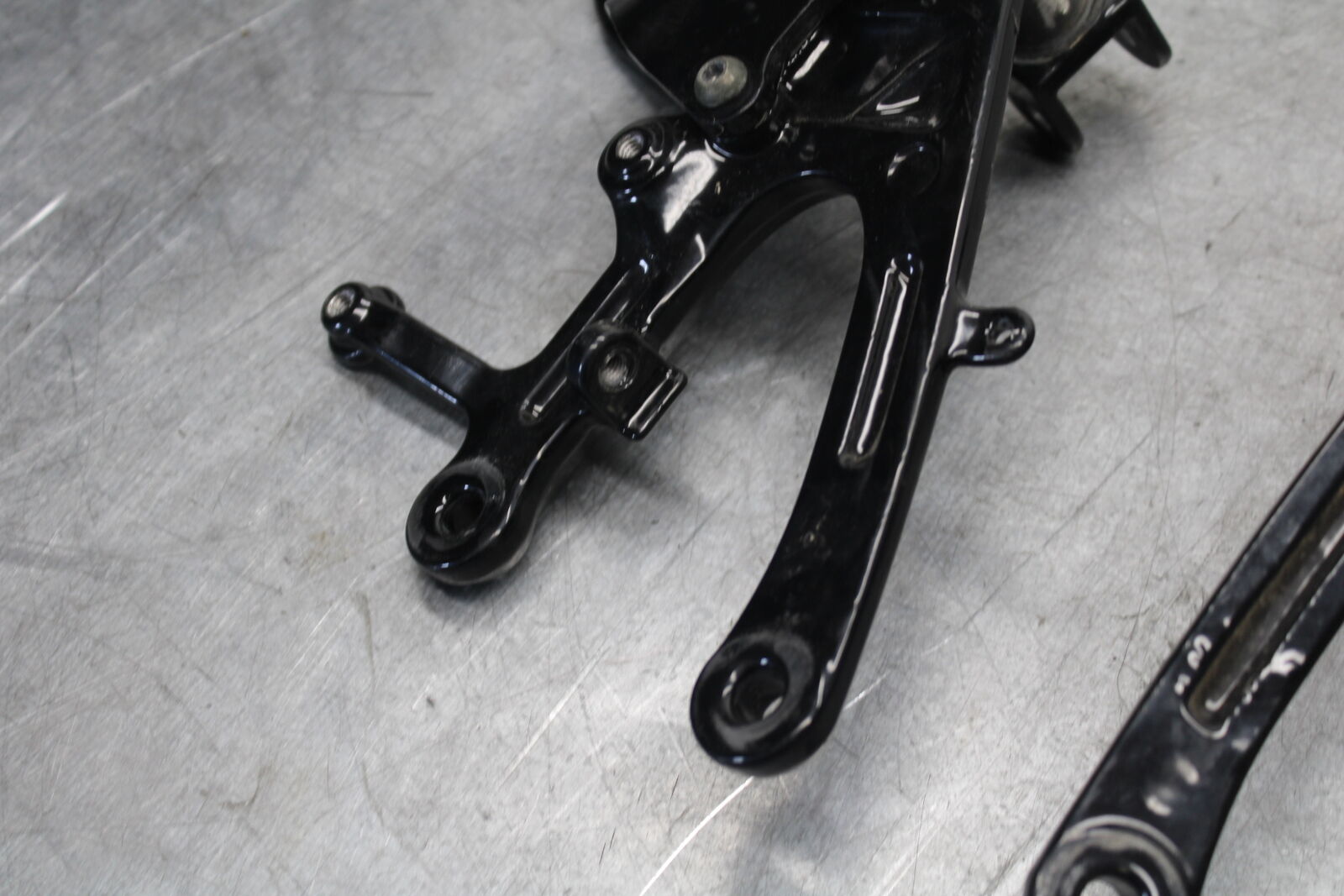 04-06 YAMAHA YZF R1 BLACK POWDER COATED LEFT RIGHT REARSET REAR SET BB659 